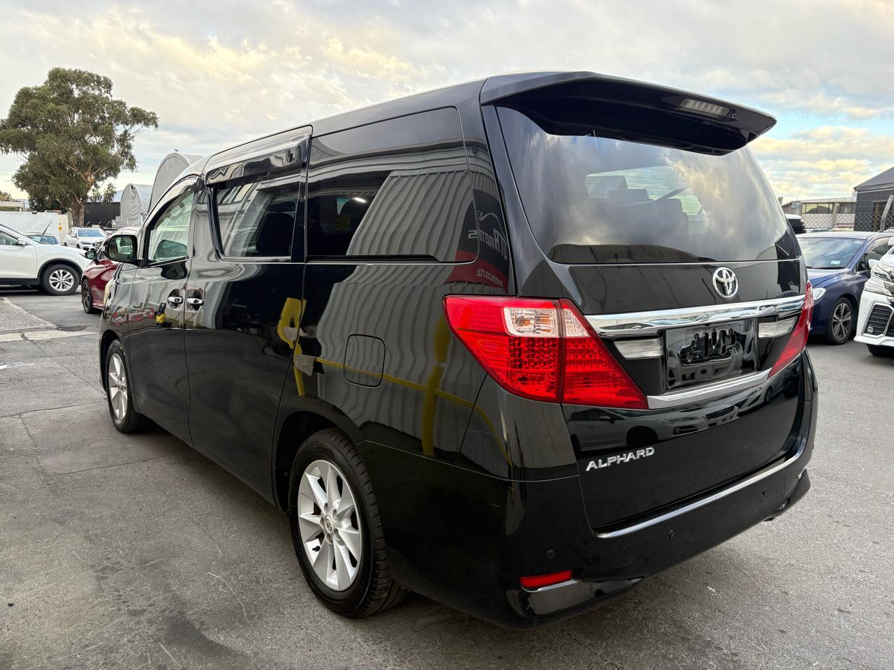 2012 Toyota Alphard 7 Seaters with Reversing Camera, Parking Sensors ! Carousel 13