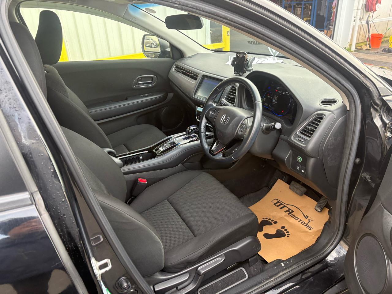 2015 Honda Vezel HYBRID X Carousel 2