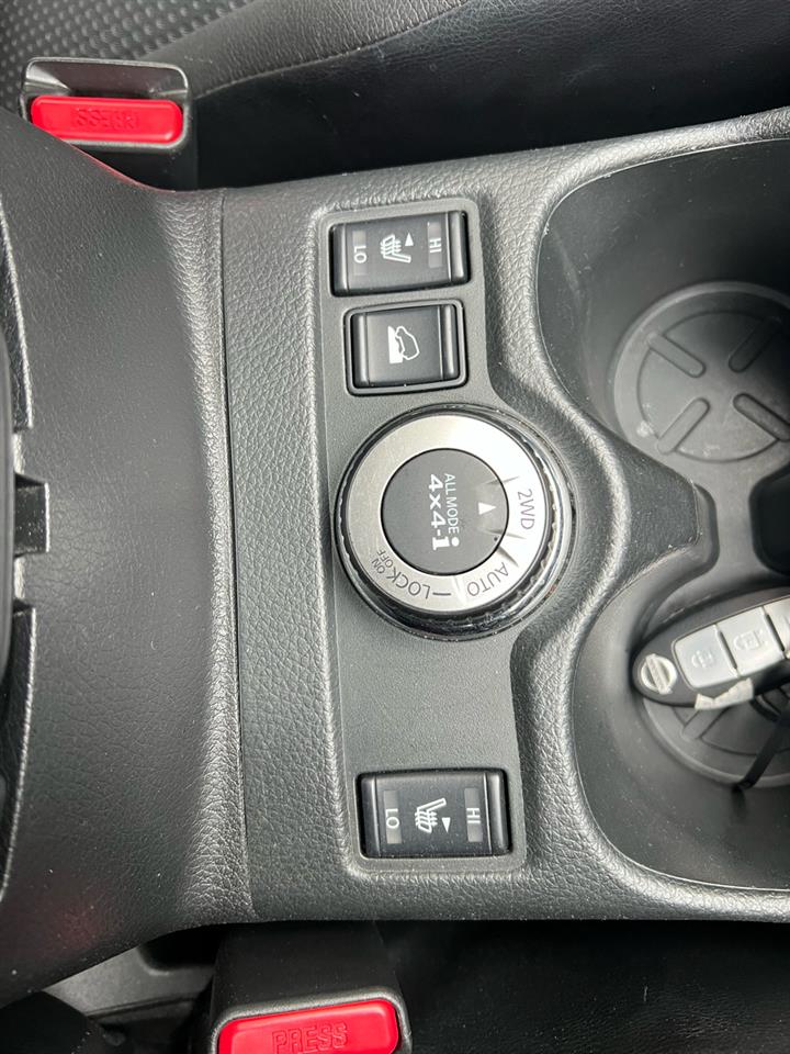 2015 Nissan X-Trail Hybrid with Reversing Camera, Parking Sensor ! Carousel 2
