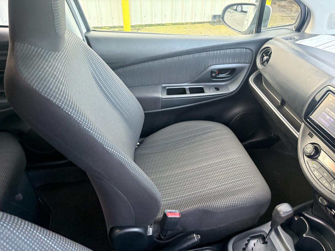 2017 Toyota Vitz hybird Carousel 2
