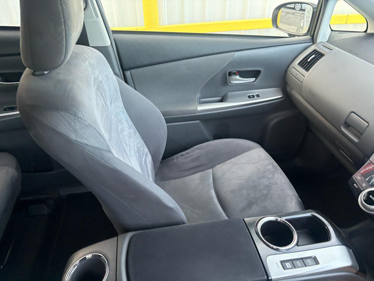 2013 Toyota Prius ALPHA G 7SEAT Carousel 2
