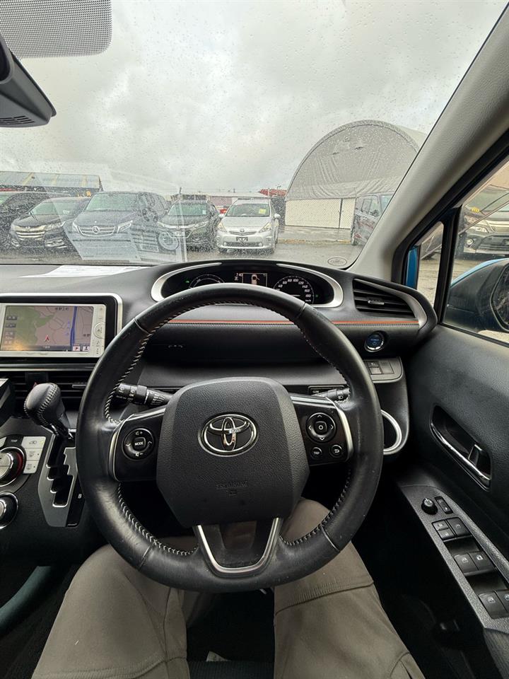2016 Toyota SIENTA HYBRID G Carousel 1