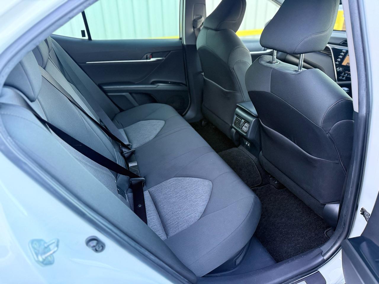 2017 Toyota Camry 4D G Carousel 7
