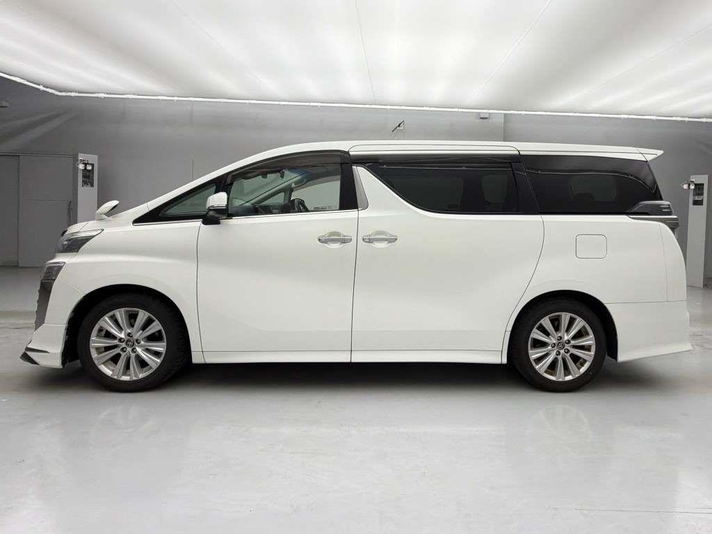 2018 Toyota VELLFIRE 2.5Z Collage 2