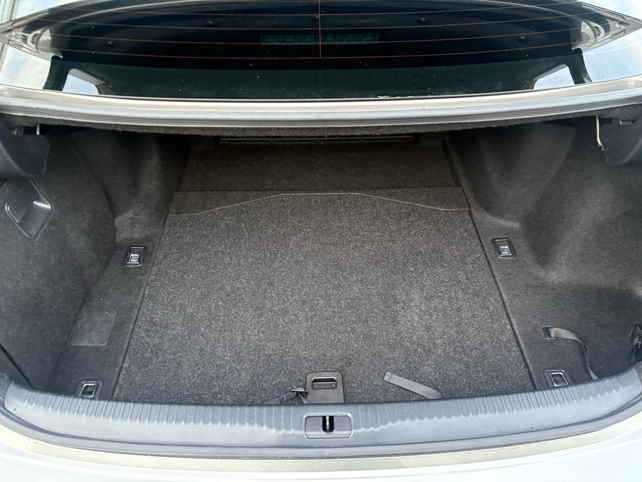 2013 Lexus IS 300H 2.5L Hybrid! Leather seats Carousel 17