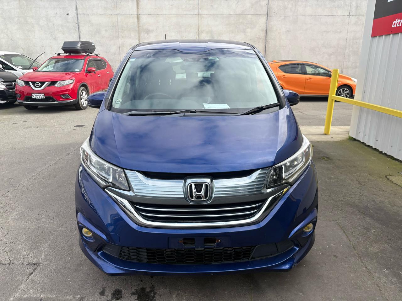 2017 Honda FREED HYBRID Carousel 10