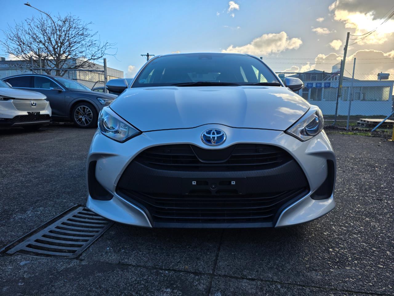 2021 Toyota Yaris Hybrid X with Reversing Camera, Parking Sensors, Cruise Control ! Carousel 8