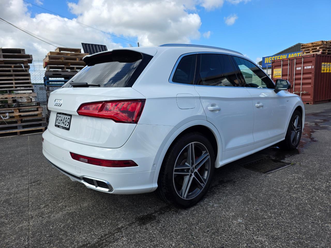 2018 Audi SQ5 Reversing Camera, Parking Sensors, Cruise Control, Electric & Heated Seats ! Carousel 13