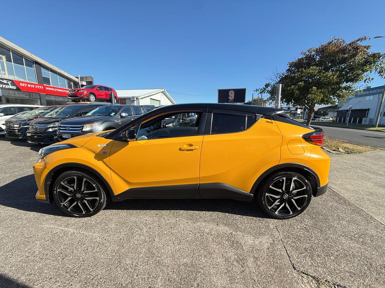 2019 Toyota C-HR GR Sprts Hybrid with Reversing Camera, Cruise Control ! Carousel 10