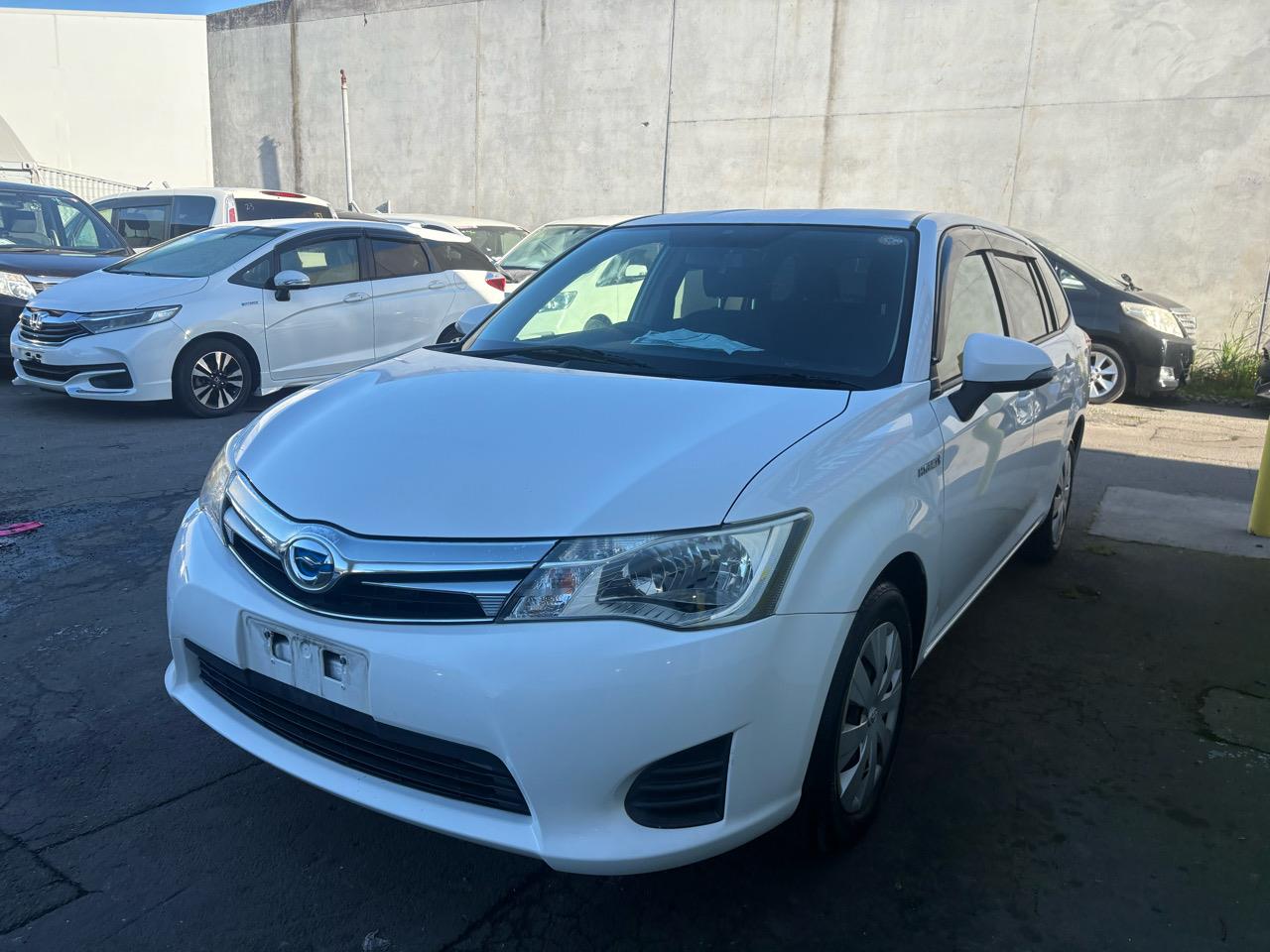 2015 Toyota Corolla FIELDER HYBRID Carousel 5