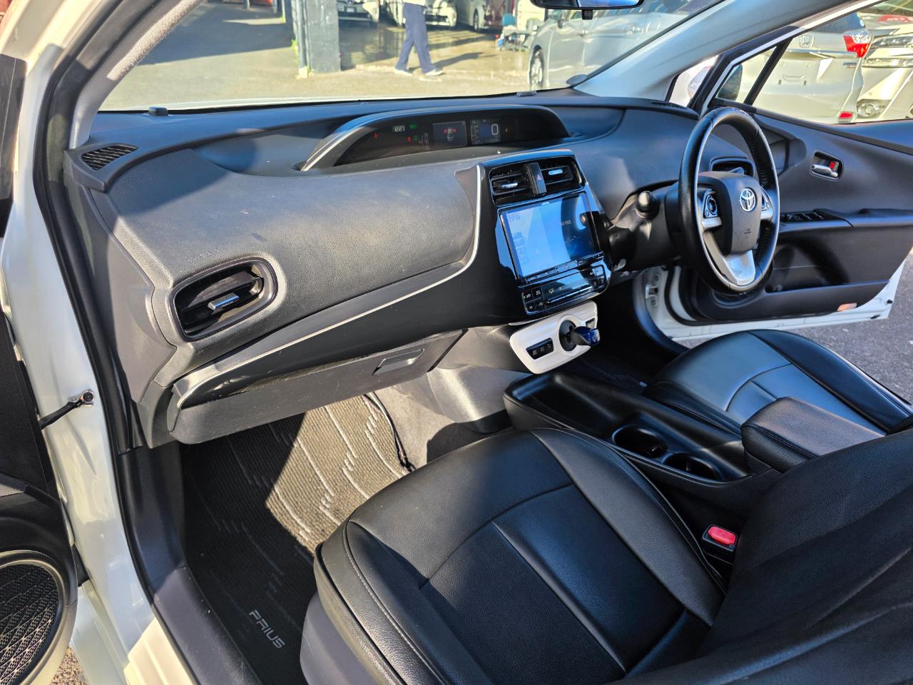 2016 Toyota Prius 5D S Model with Reversing Camera ! Carousel 5
