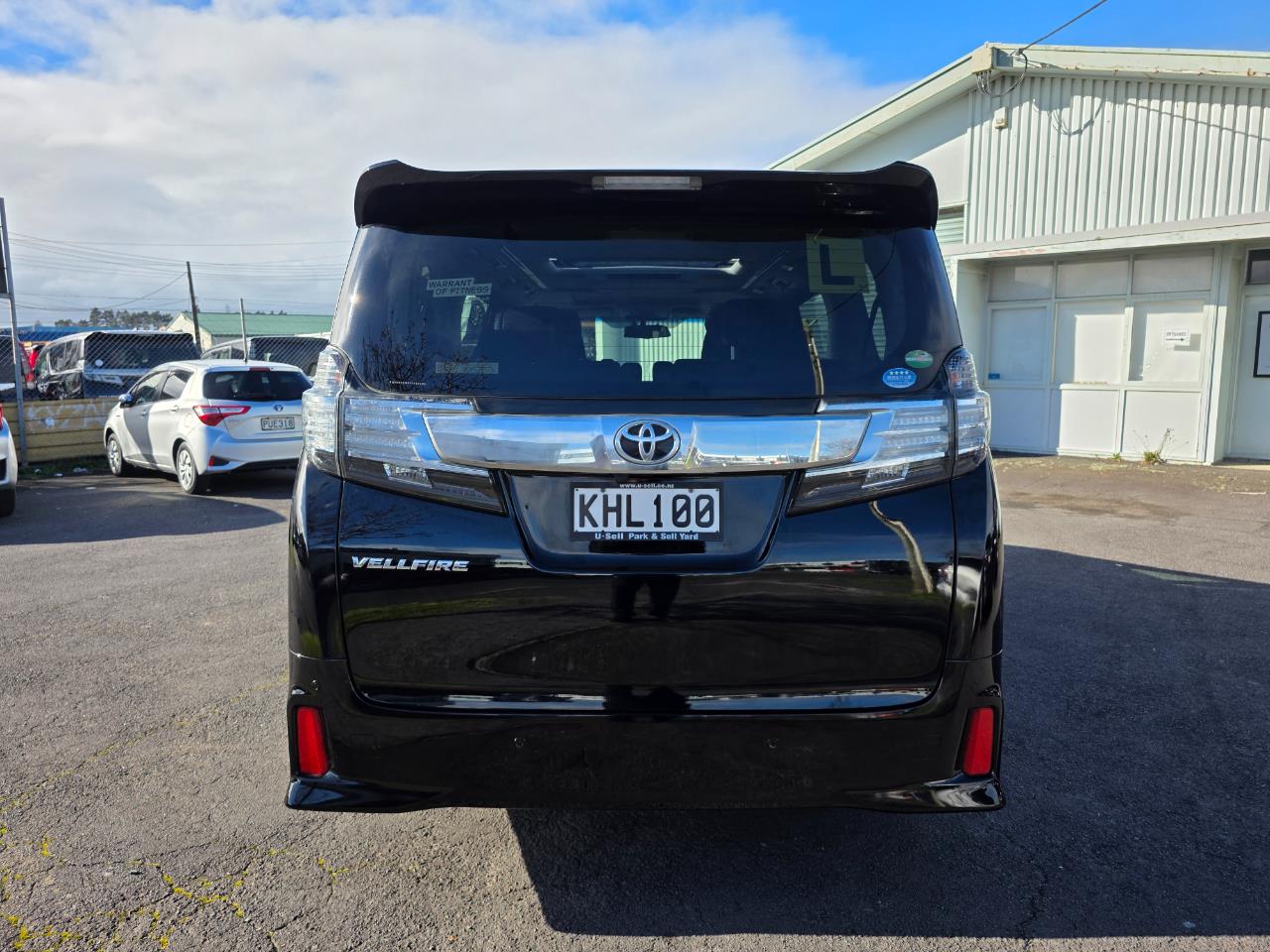 2015 Toyota VELLFIRE 7 Seaters with Loads of Features ! Carousel 18