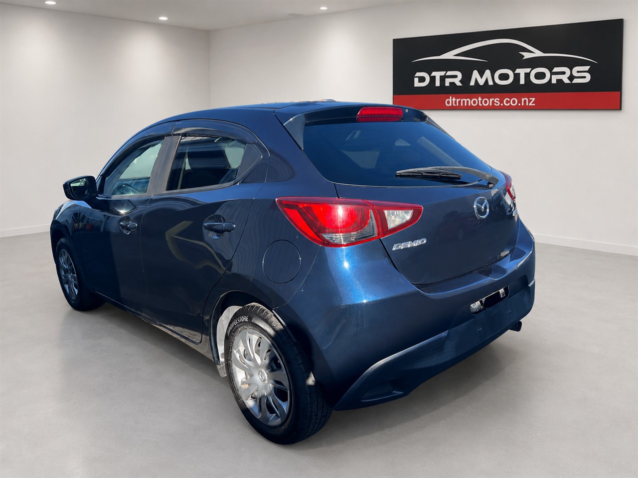 2015 Mazda Demio Carousel 9