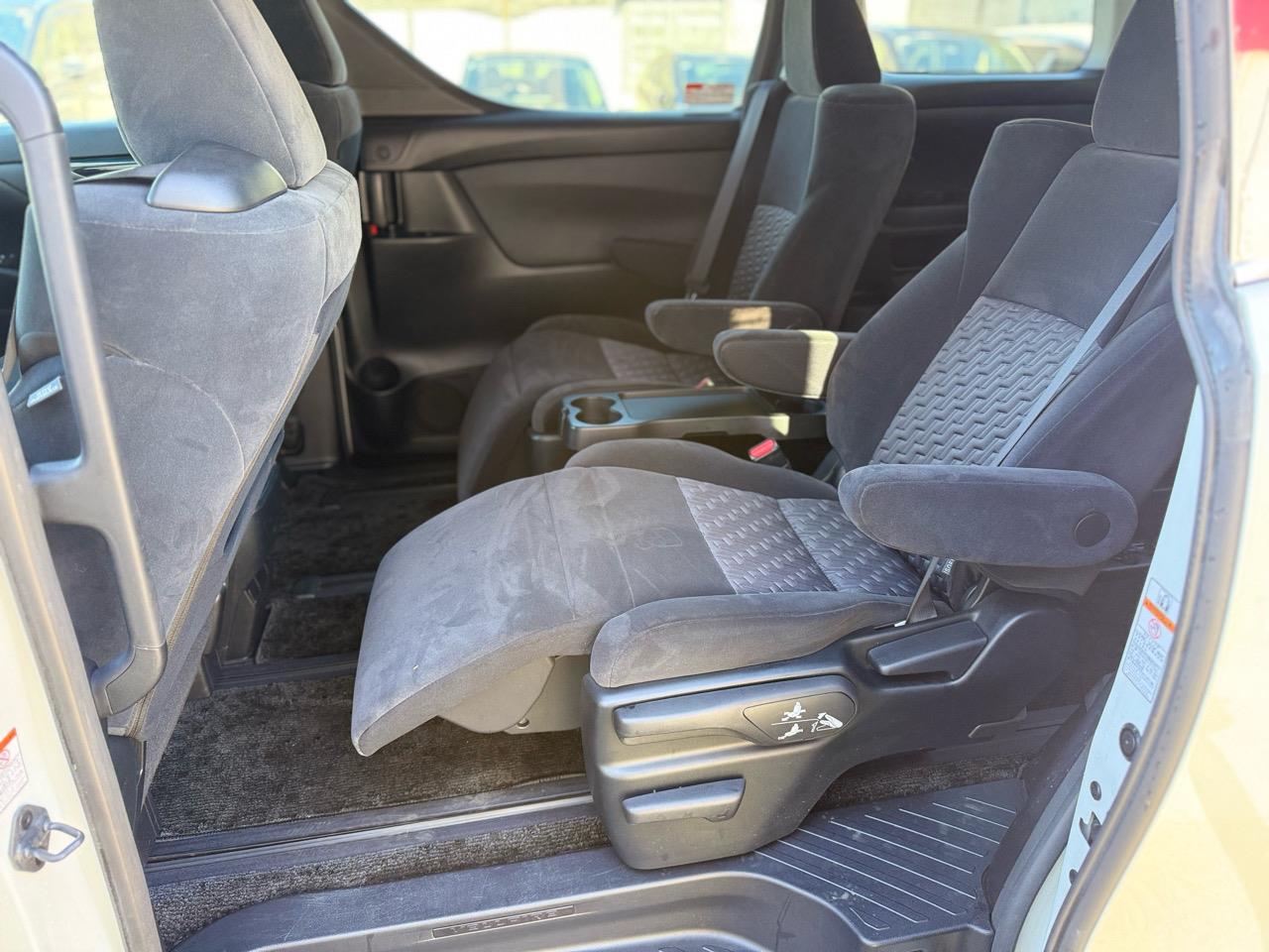 2015 Toyota VELLFIRE 2.5Z Carousel 7