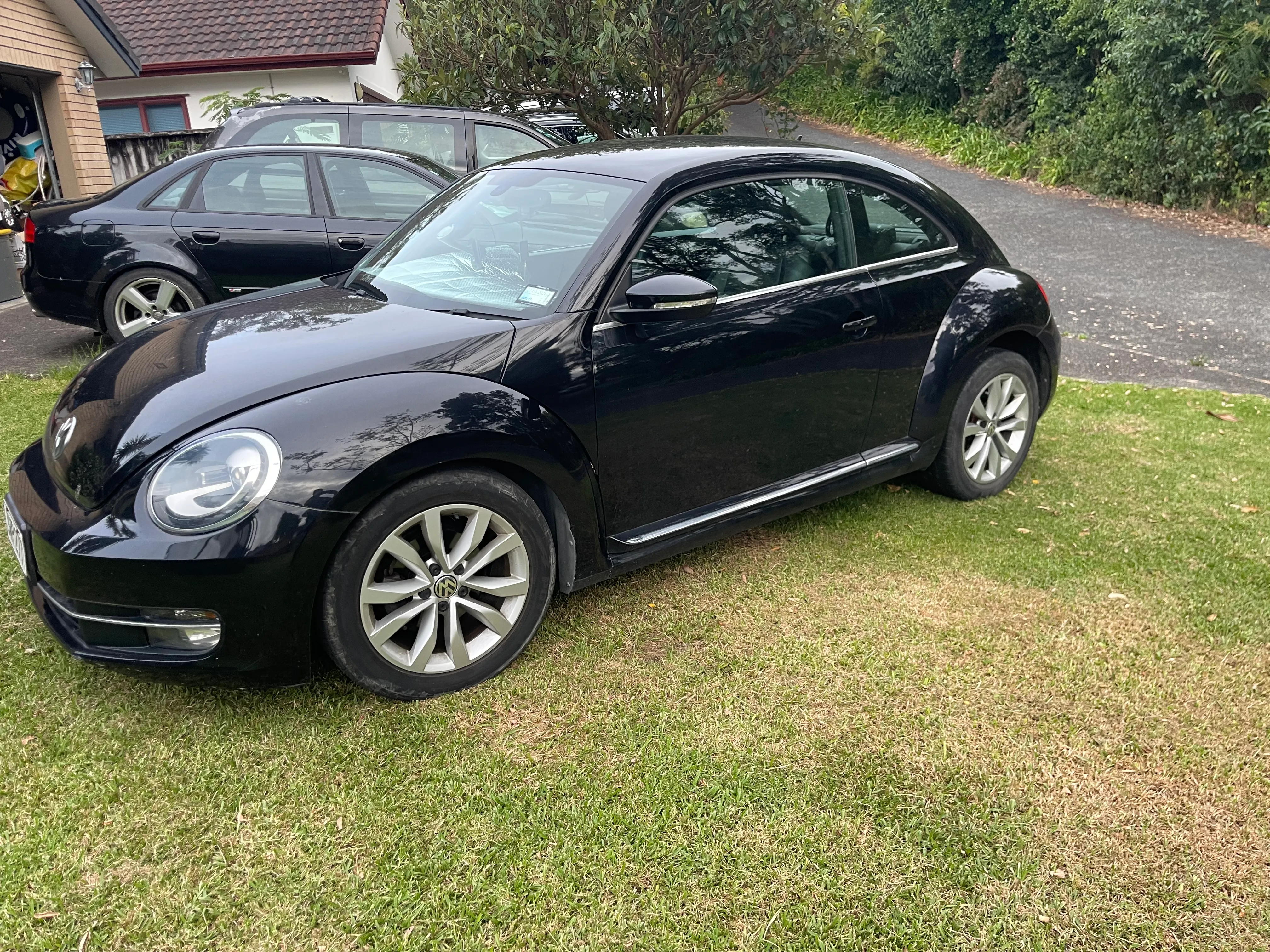 Volkswagen Beetle 2013 Design Coupe DSG Carousel 1