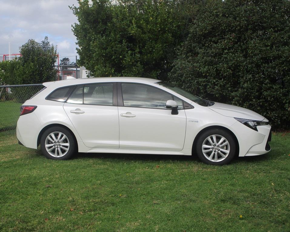 2020 Toyota Corolla Touring Carousel 11