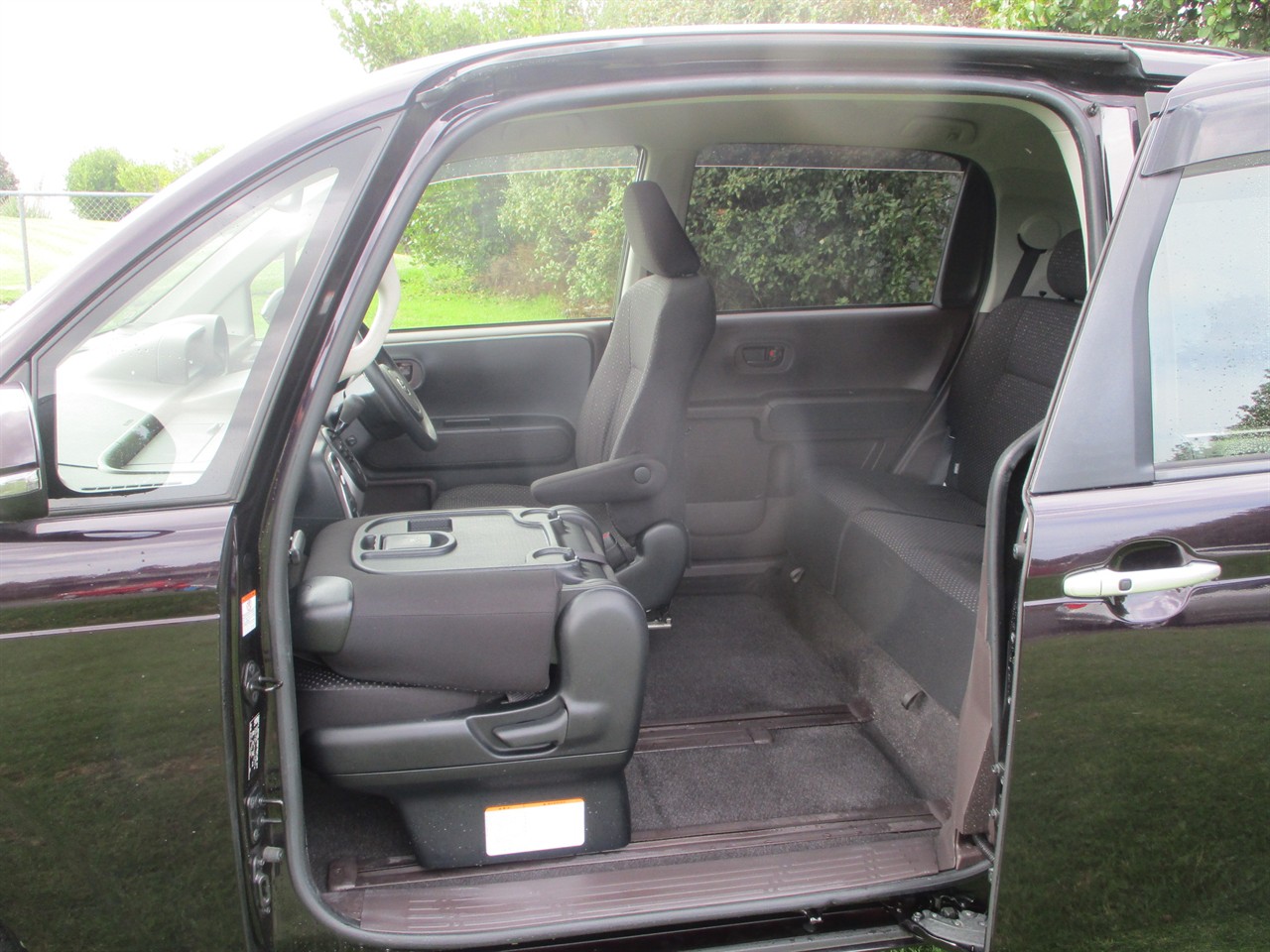 2016 Toyota Spade F Carousel 10