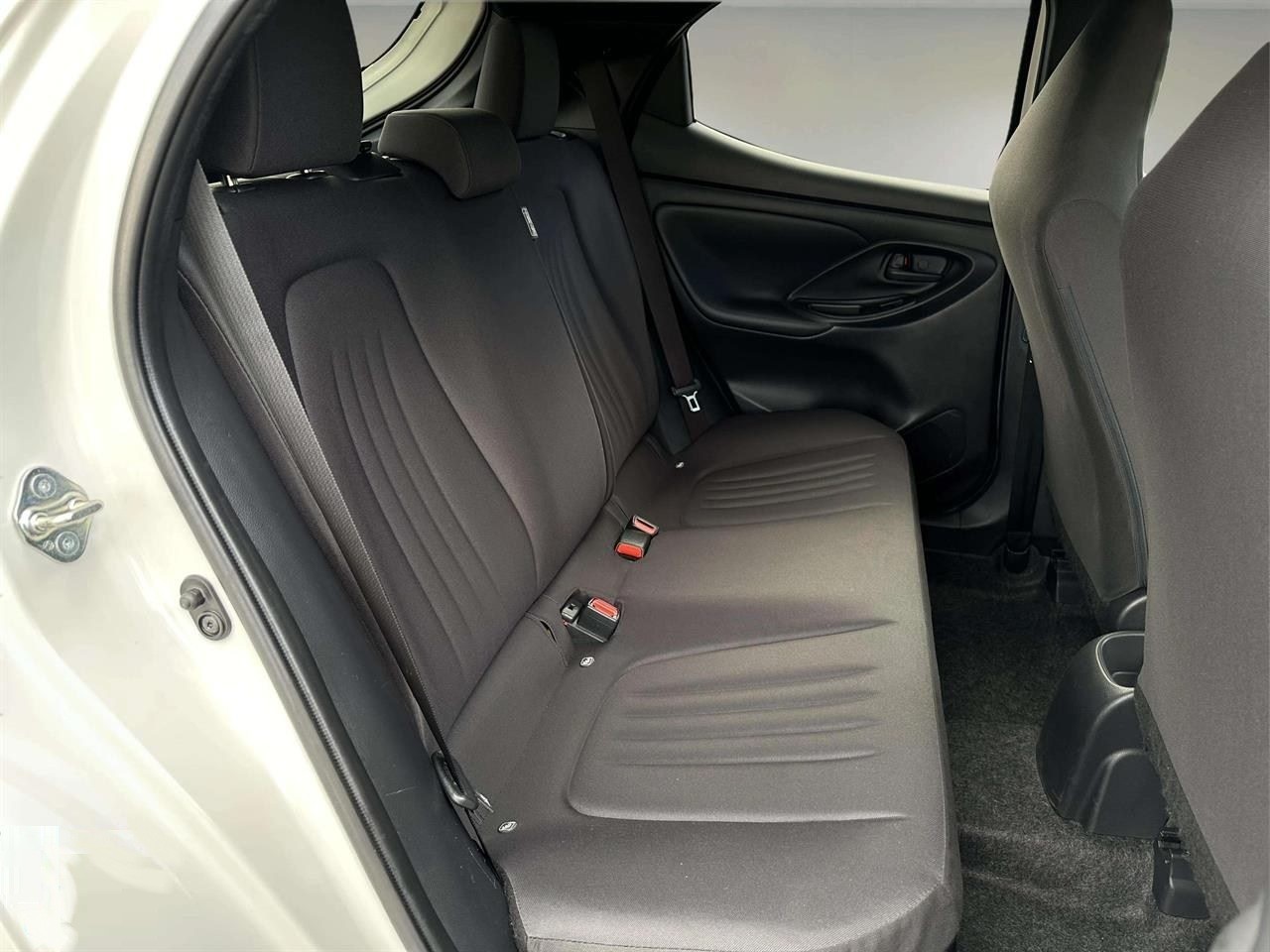 2021 Toyota Yaris Hybrid Carousel 9