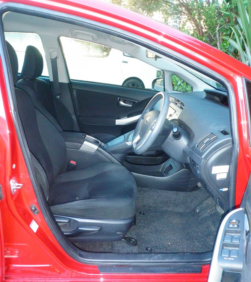 2015 Toyota Prius Carousel 6