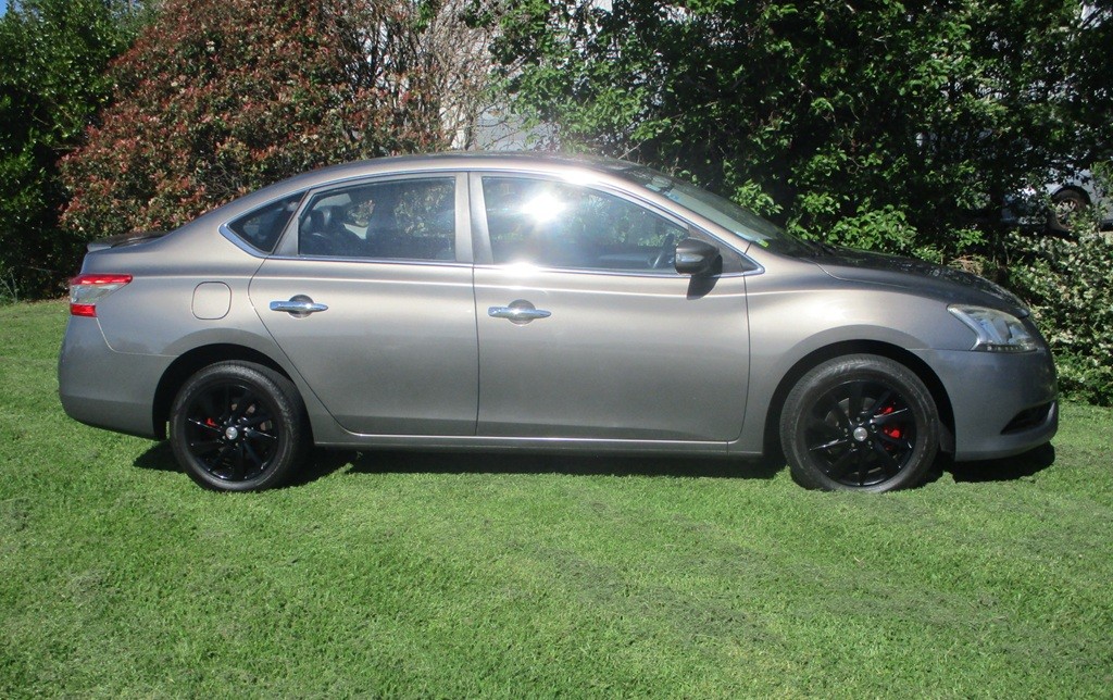 2014 Nissan Pulsar TI Carousel 11