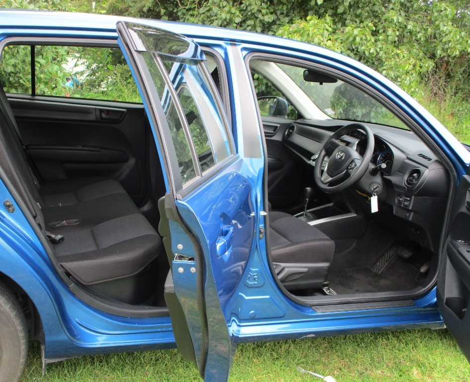 2021 Toyota Corolla Fielder Hybrid Carousel 2