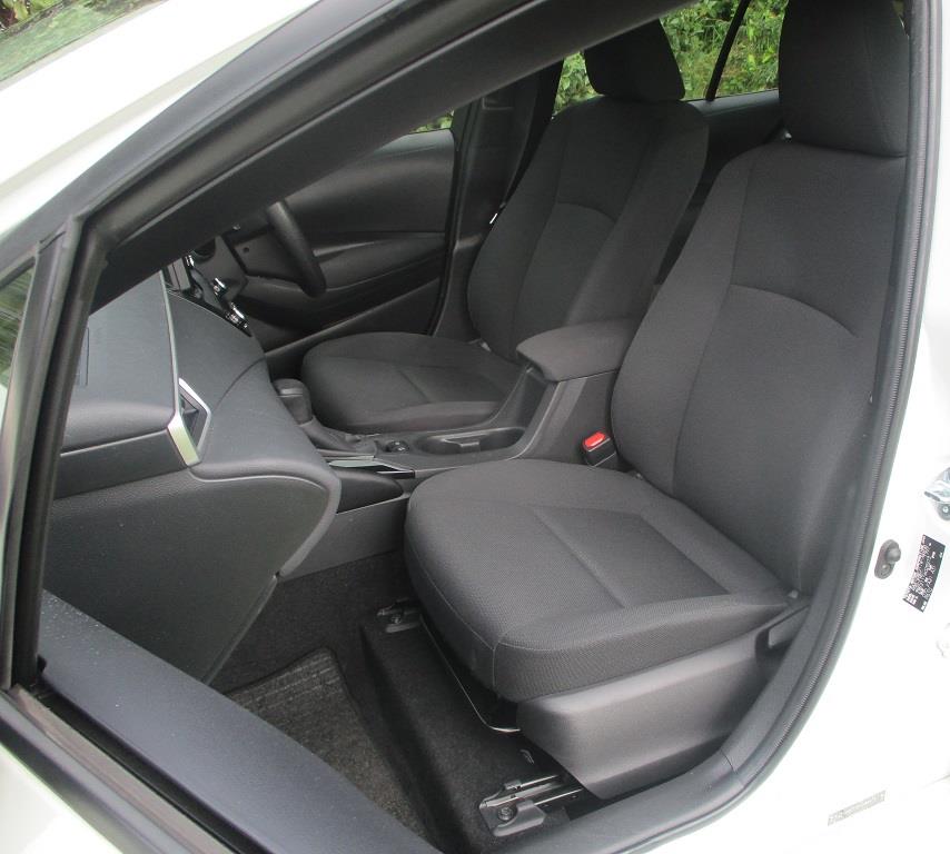 2023 Toyota Corolla Touring Carousel 11