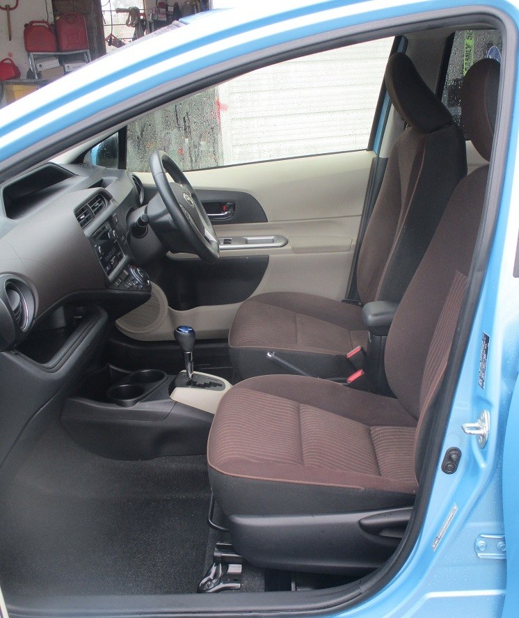 2017 Toyota Aqua G Carousel 12