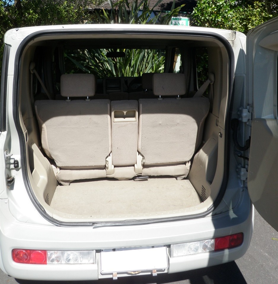 second hand 2005 Nissan CUBE for sale NZ Collage 2