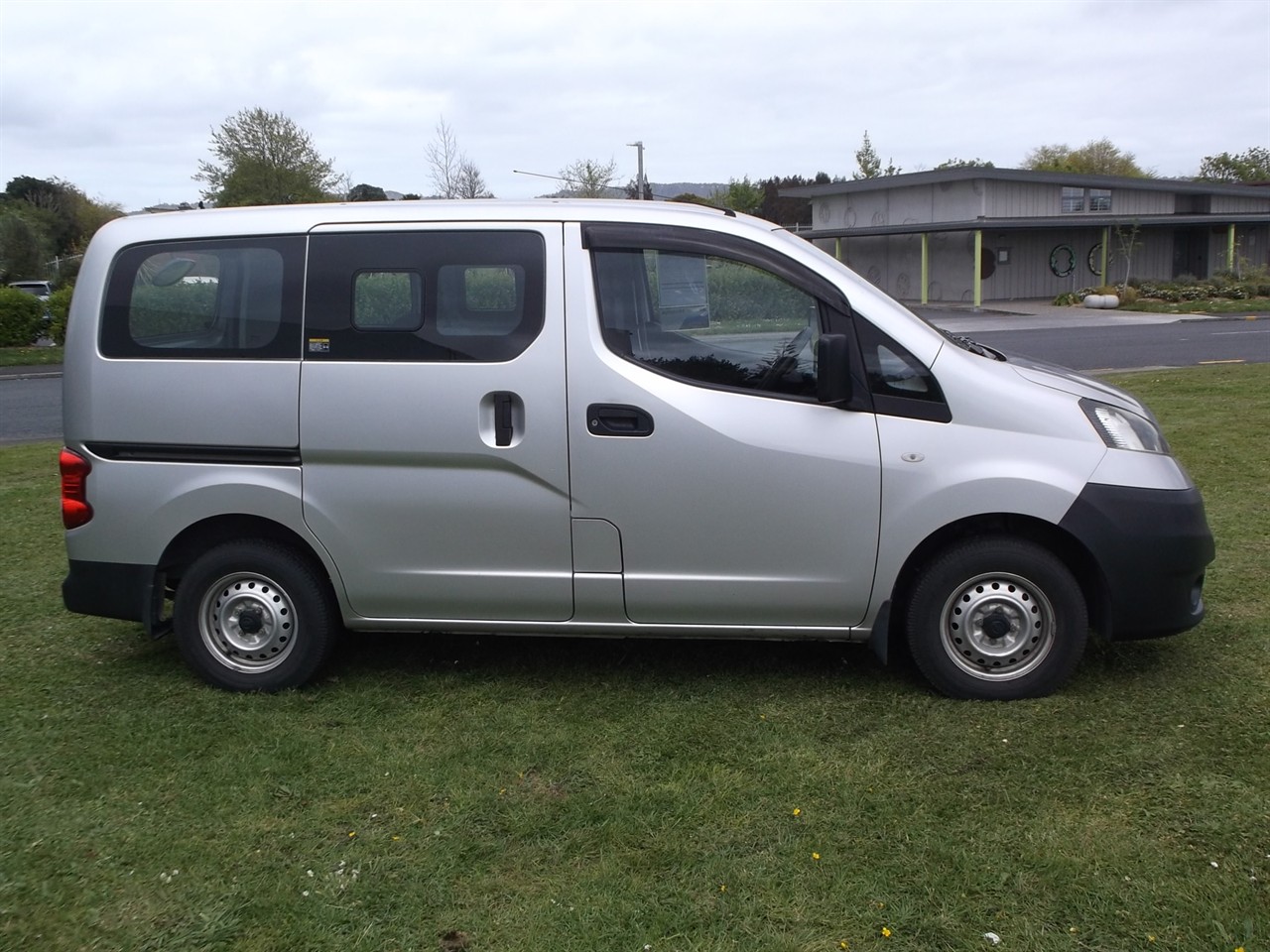 2021 Nissan NV200 5 seat Carousel 6