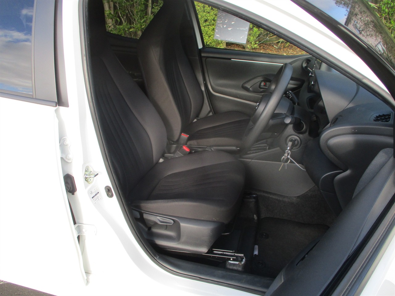 2021 Toyota Yaris Hybrid Carousel 8