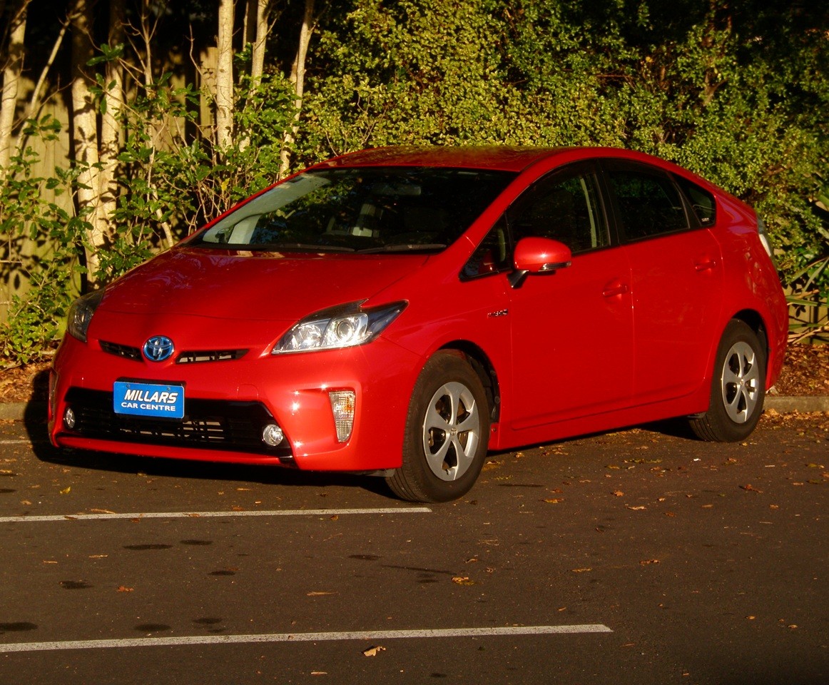 2015 Toyota Prius Carousel 17