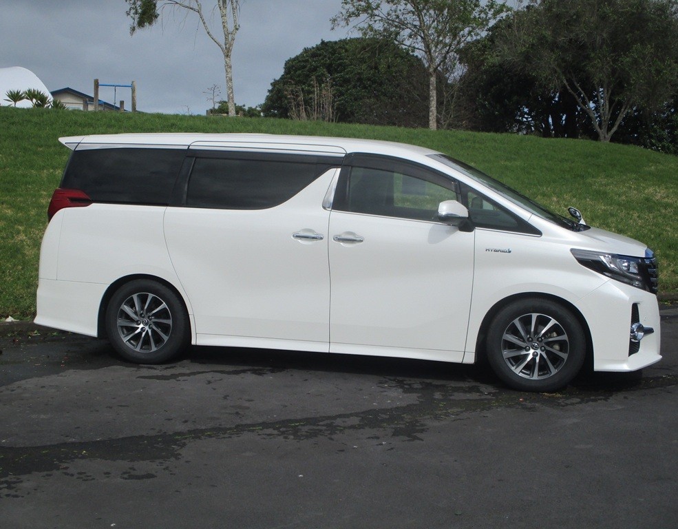 2015 Toyota Alphard Hybrid Carousel 13