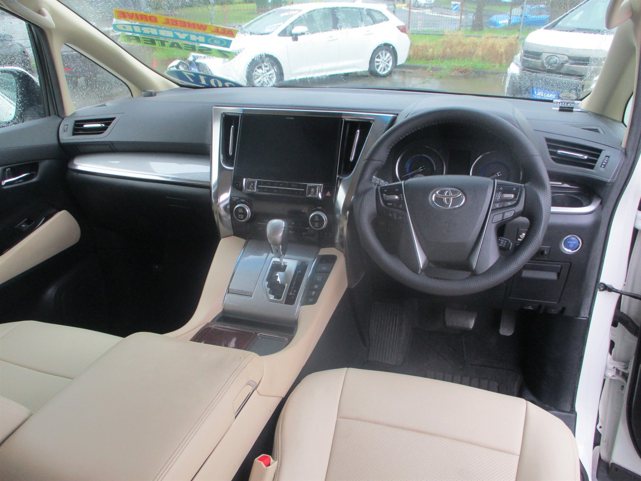2017 Toyota Alphard Hybrid Carousel 2