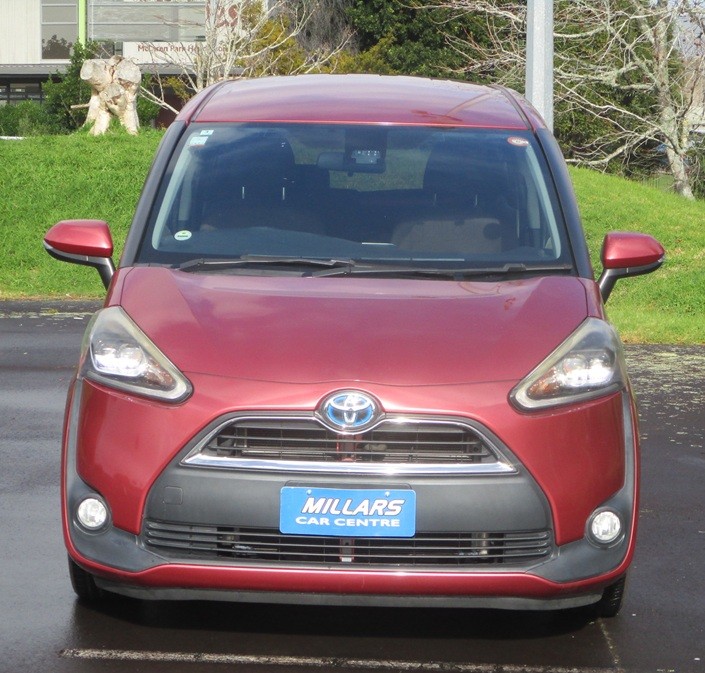 2016 Toyota Sienta Hybrid Carousel 12