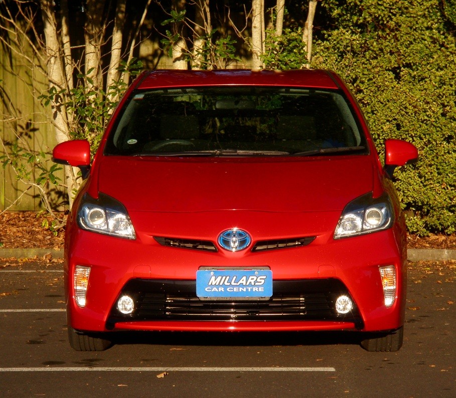 2015 Toyota Prius Carousel 14