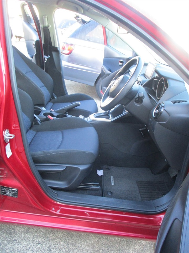 2015 Mazda Demio 13S Carousel 8