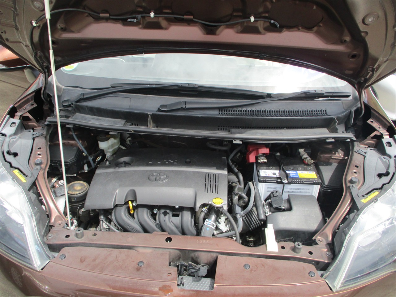 2016 Toyota Spade F Carousel 12