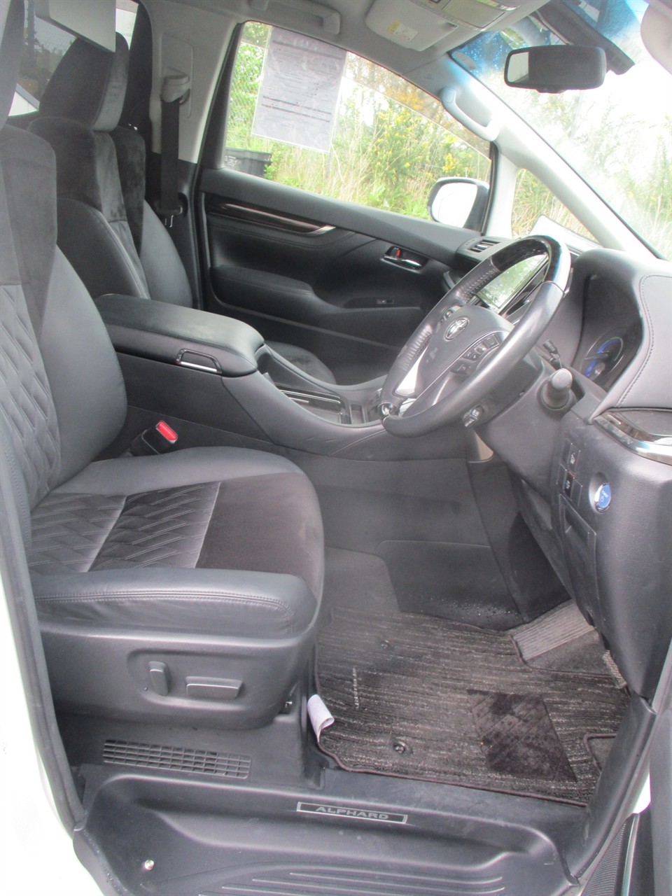2015 Toyota Alphard Hybrid Carousel 6