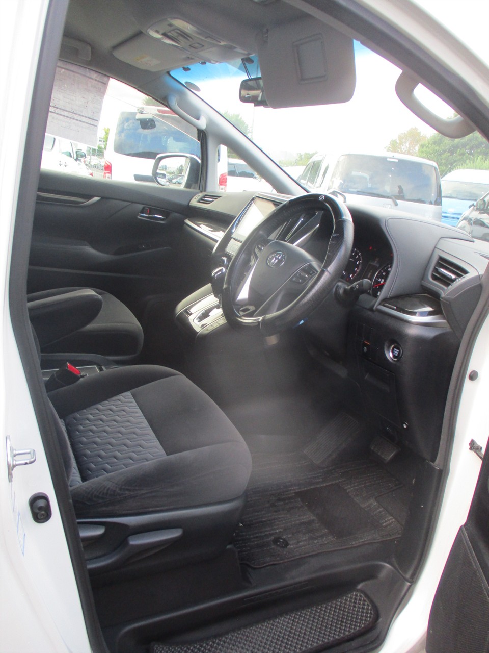 2016 Toyota Vellfire 25x Carousel 15