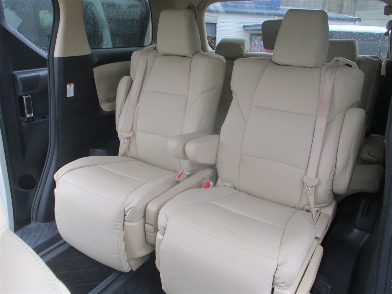 2017 Toyota Alphard Hybrid Carousel 7