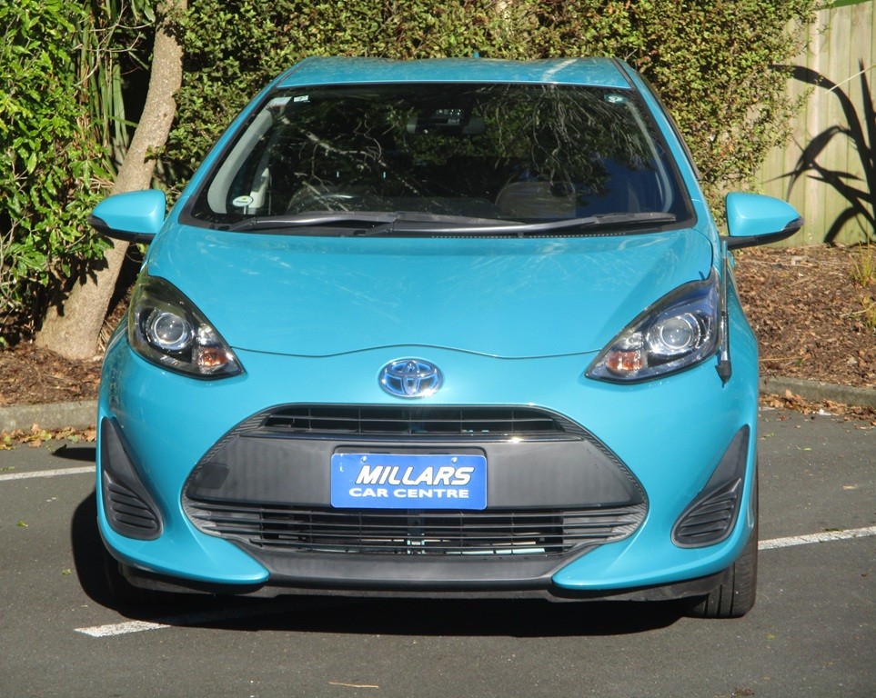 2017 Toyota Aqua G Carousel 13