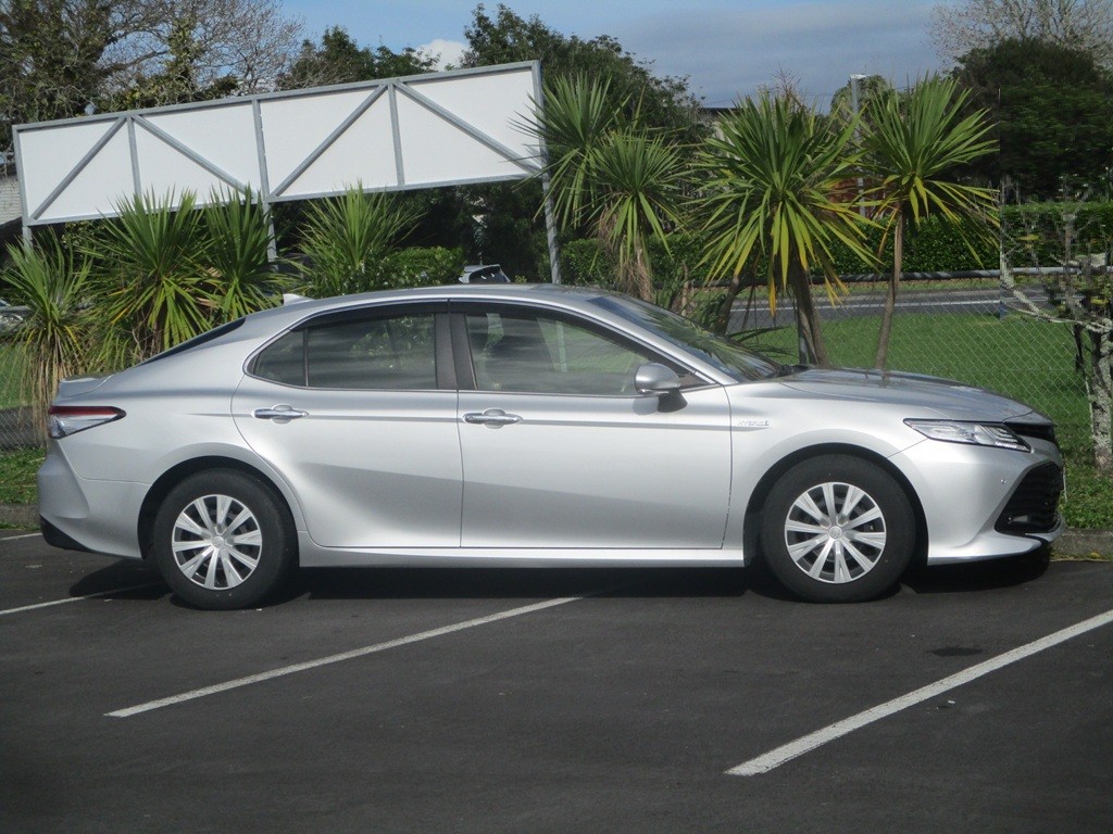 2021 Toyota Camry Hybrid Carousel 15