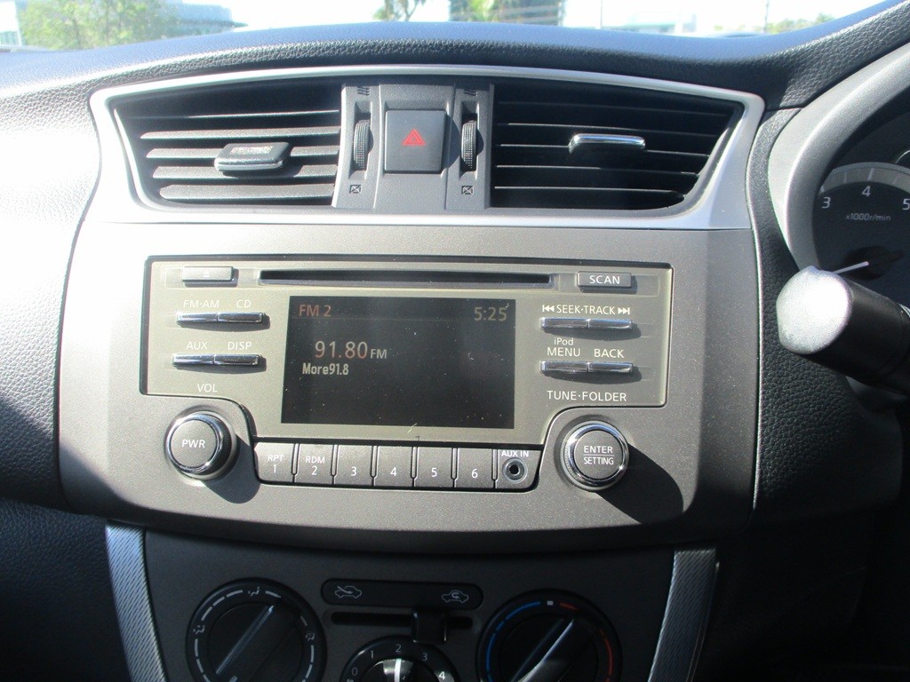 2014 Nissan Pulsar TI Carousel 2