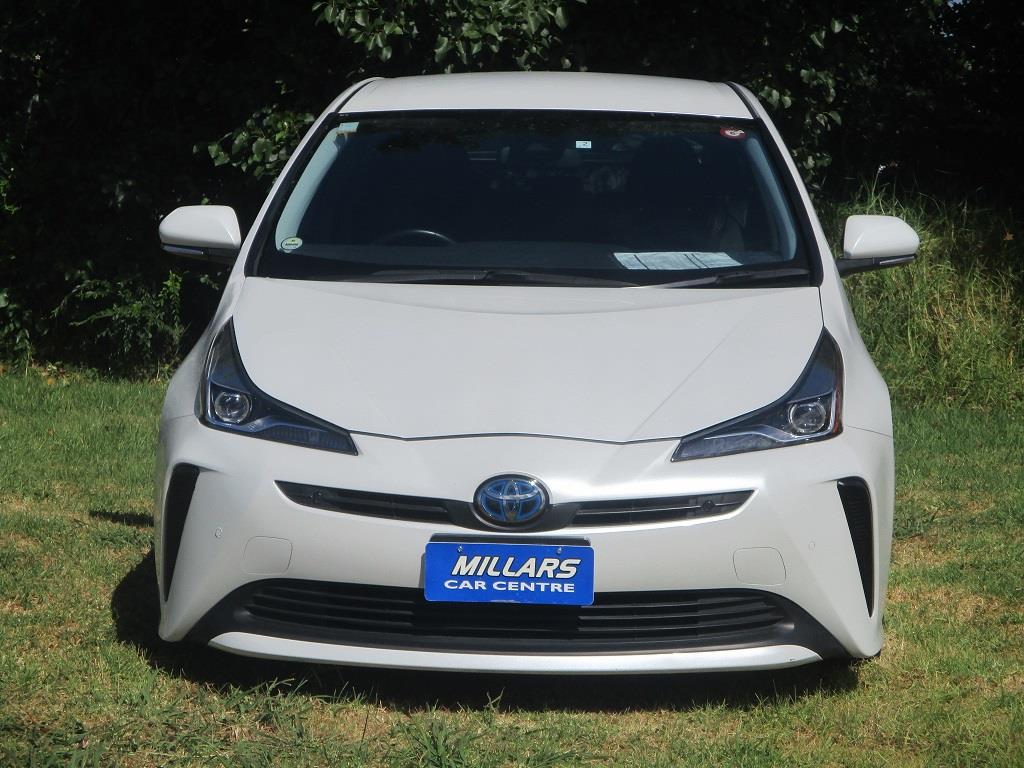 2021 Toyota Prius Carousel 8