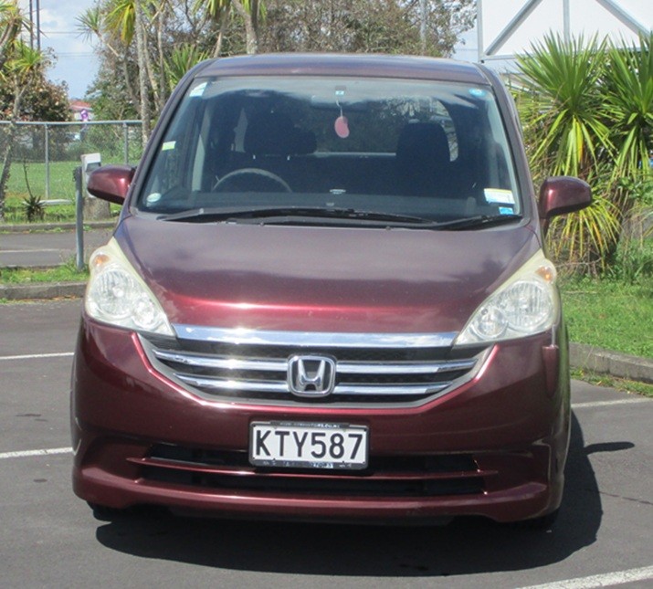 2008 Honda STEP WGN Carousel 9