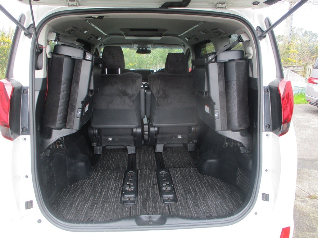 2015 Toyota Alphard Hybrid Carousel 9