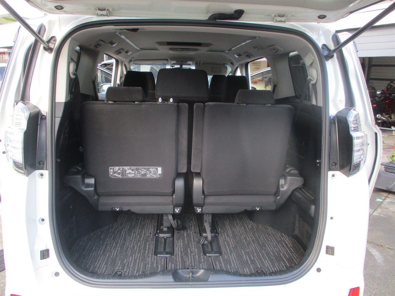 2016 Toyota Vellfire 25x Carousel 14