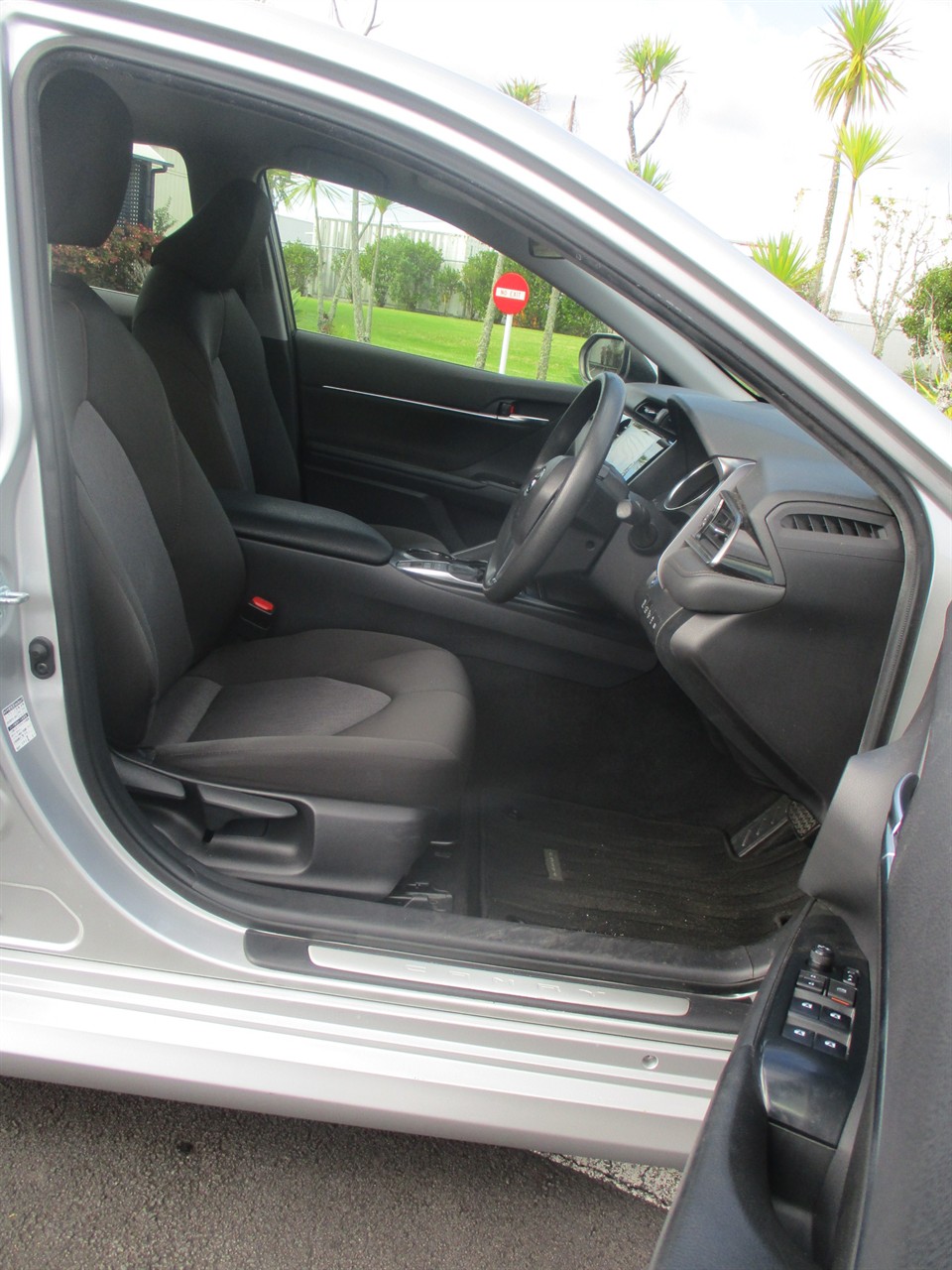 2021 Toyota Camry Hybrid Carousel 12