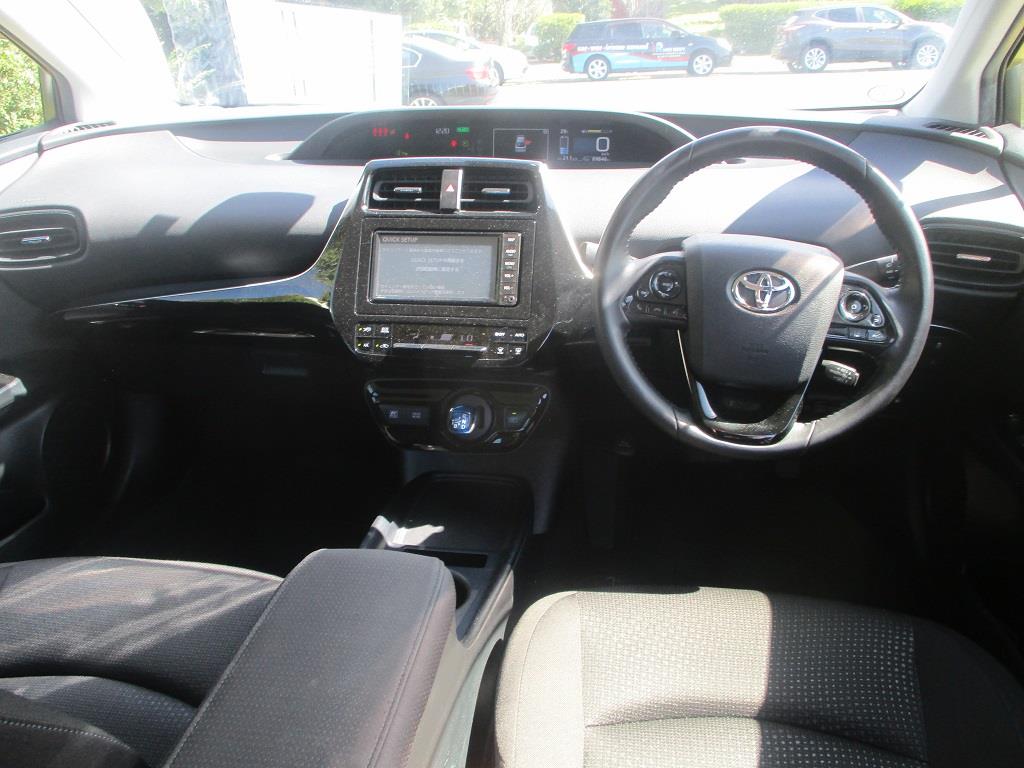 2021 Toyota Prius Carousel 12