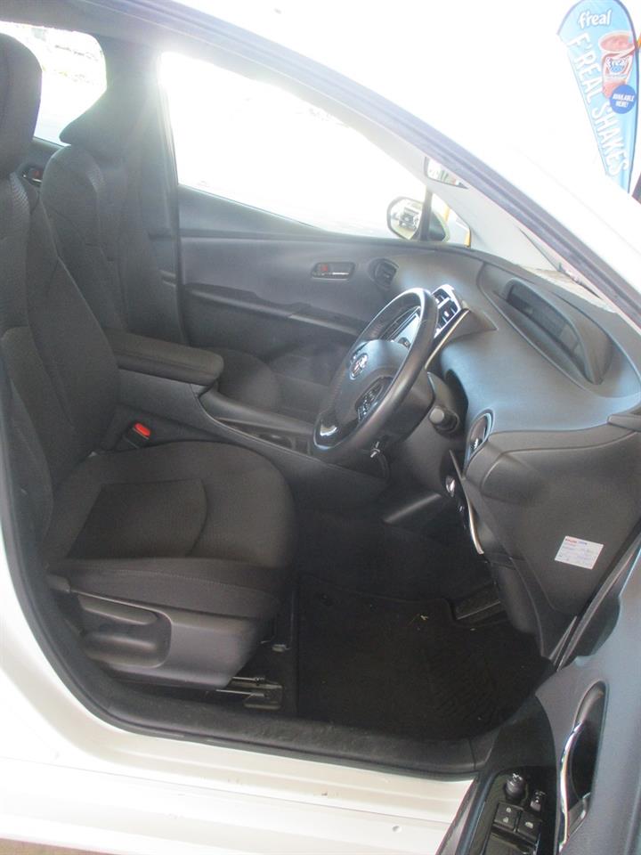 2021 Toyota Prius Carousel 2